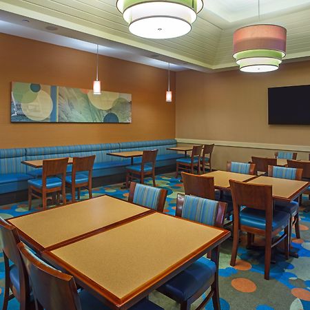 Holiday Inn Express Hotel & Suites Virginia Beach Oceanfront, An Ihg Hotel Екстер'єр фото