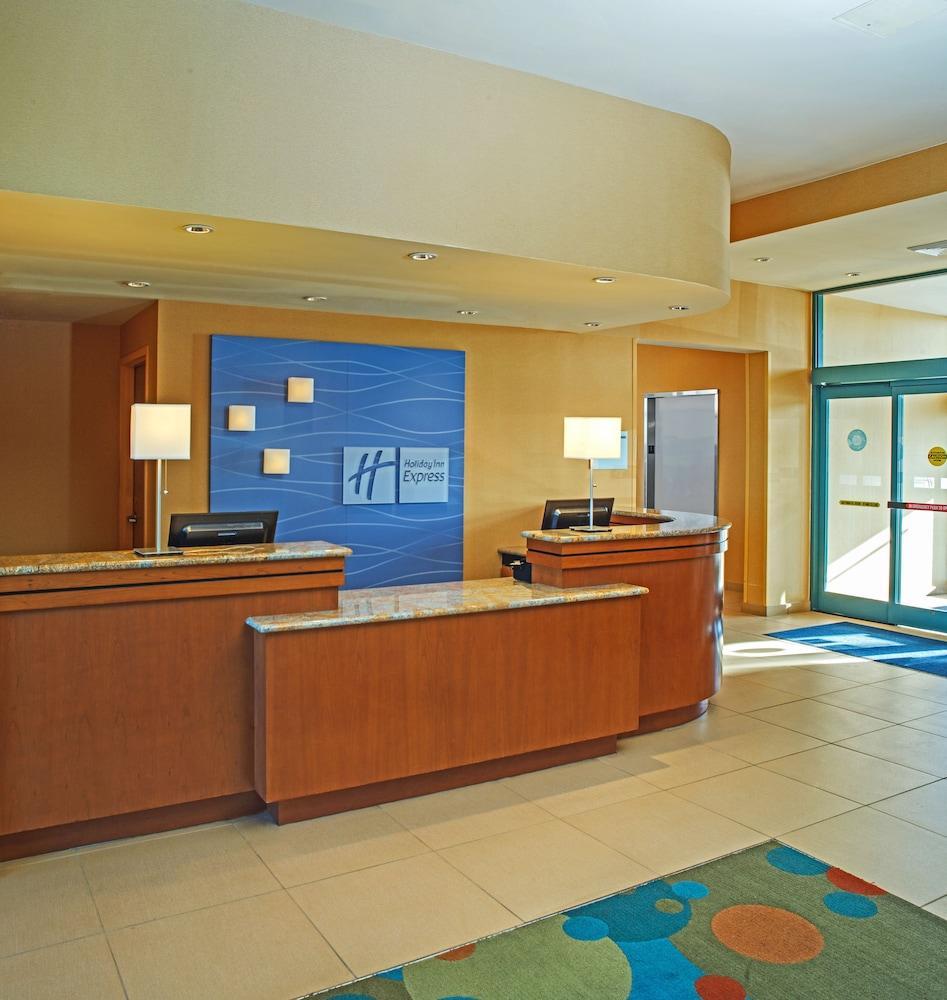 Holiday Inn Express Hotel & Suites Virginia Beach Oceanfront, An Ihg Hotel Екстер'єр фото