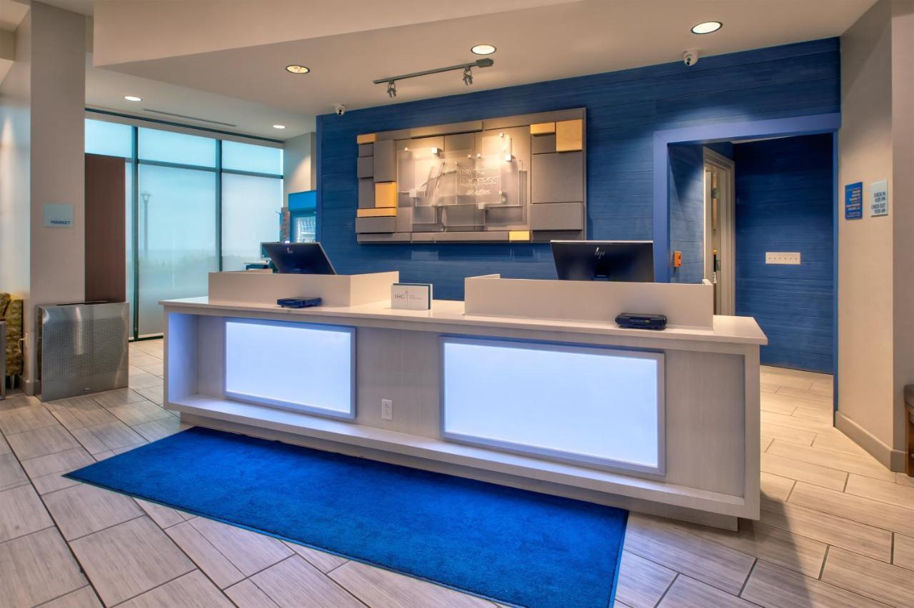 Holiday Inn Express Hotel & Suites Virginia Beach Oceanfront, An Ihg Hotel Екстер'єр фото