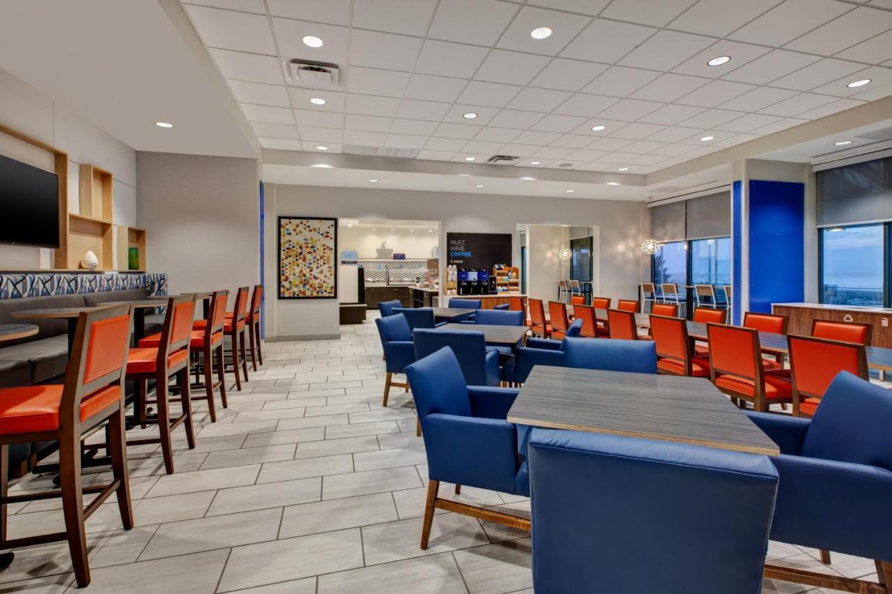 Holiday Inn Express Hotel & Suites Virginia Beach Oceanfront, An Ihg Hotel Екстер'єр фото