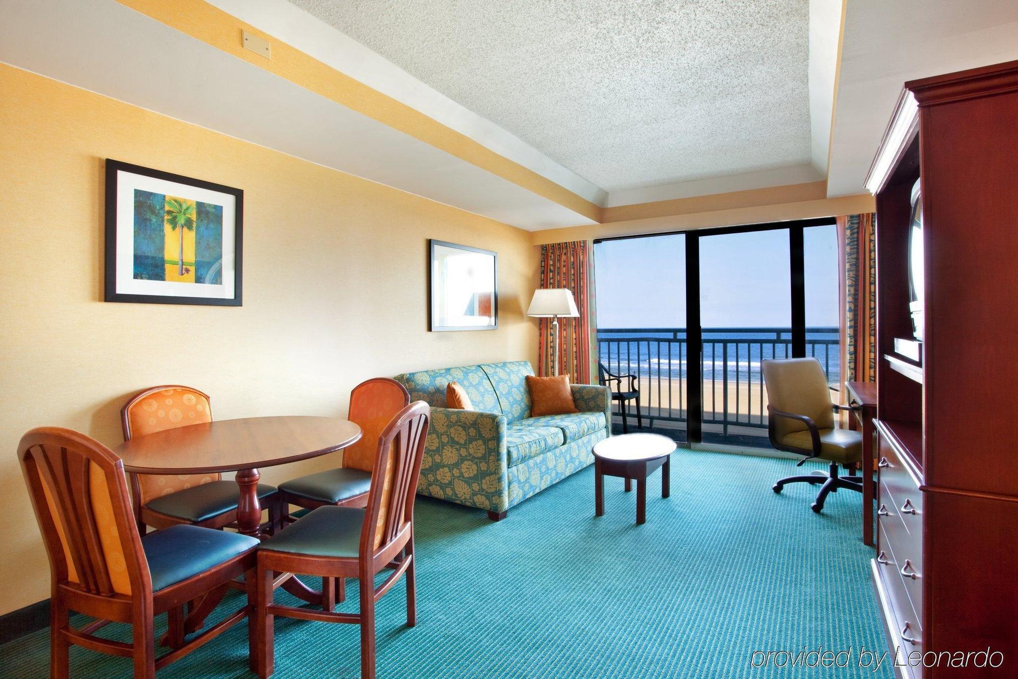 Holiday Inn Express Hotel & Suites Virginia Beach Oceanfront, An Ihg Hotel Номер фото